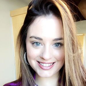 Meet your Posher, Crystal